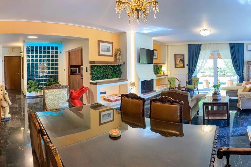 Sarakin'S Mansion Luxury Retreat Apartman Athén Kültér fotó
