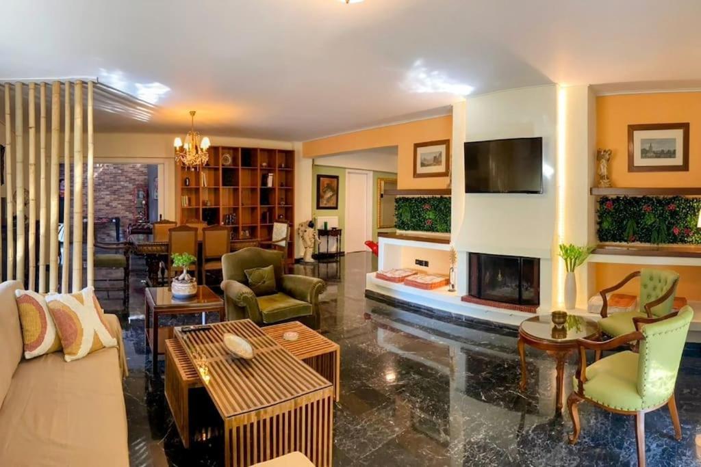 Sarakin'S Mansion Luxury Retreat Apartman Athén Kültér fotó
